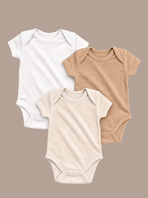Gepersonaliseerd baby rompertje met naam in wit, beige en donker beige, 100% katoen, maat 0-3 en 3-6 maanden